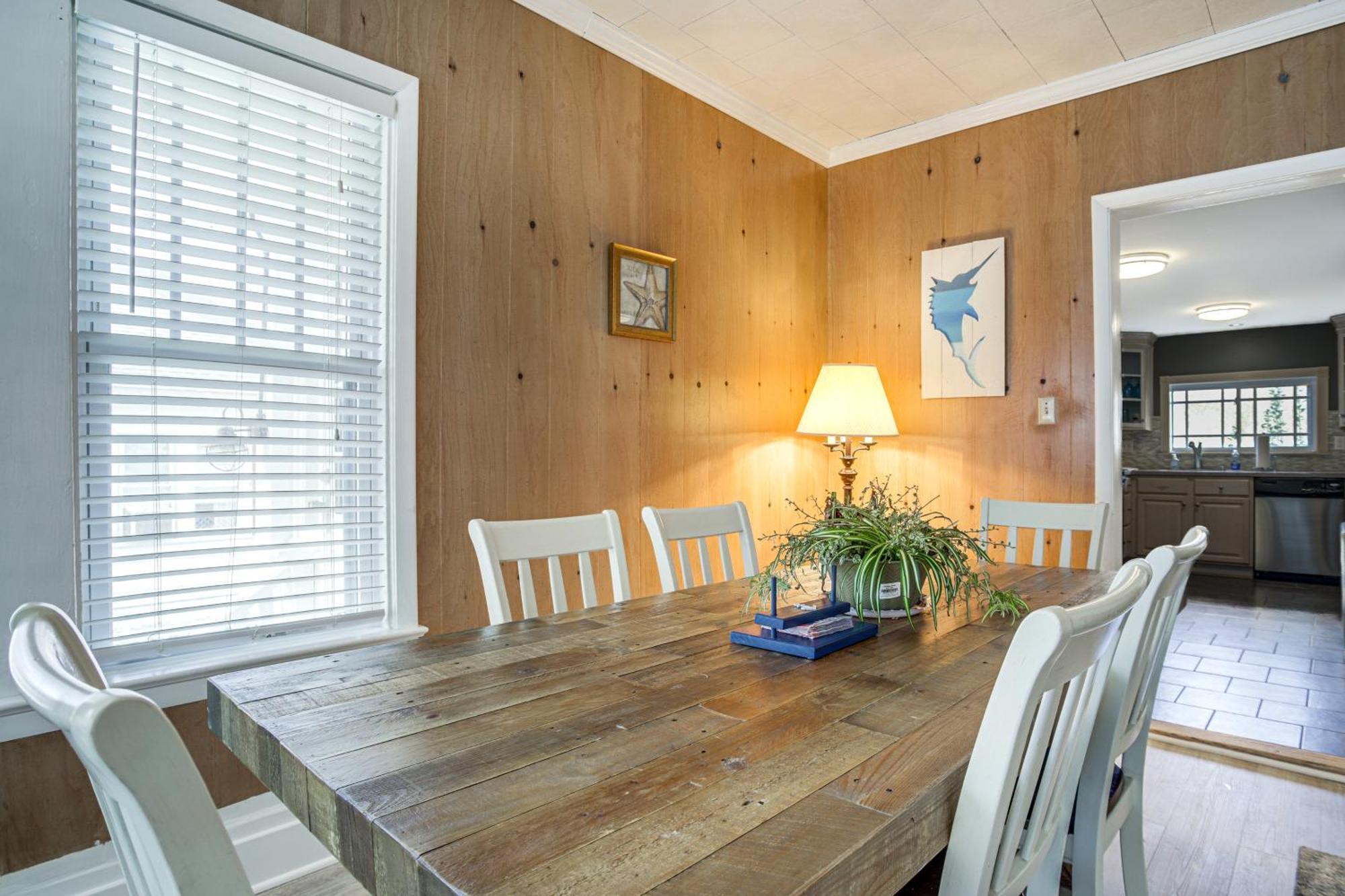 Ocean Escape With Cozy Porch Walk To Boardwalk Holiday home