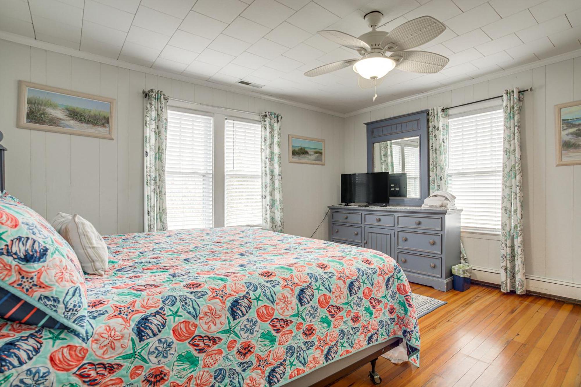 Ocean Escape With Cozy Porch Walk To Boardwalk