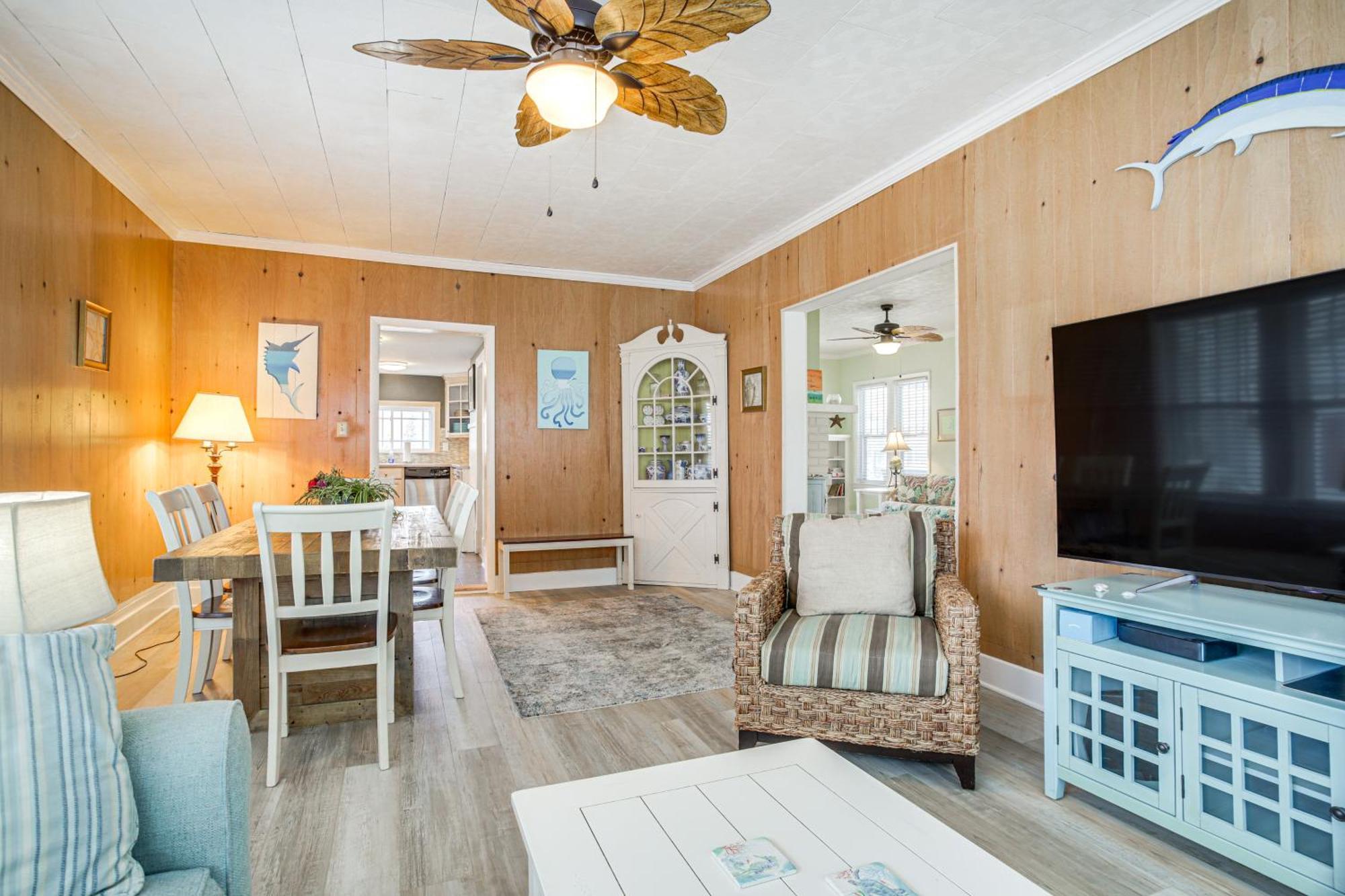 Holiday home Ocean Escape With Cozy Porch Walk To Boardwalk *