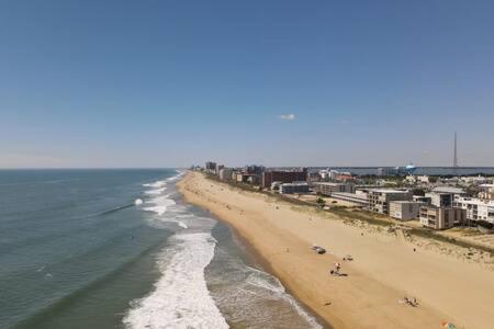 Modern 3br Ocean Block Walk To The Apartment *