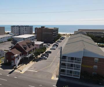 Modern 3br Ocean Block Walk To The Apartment
