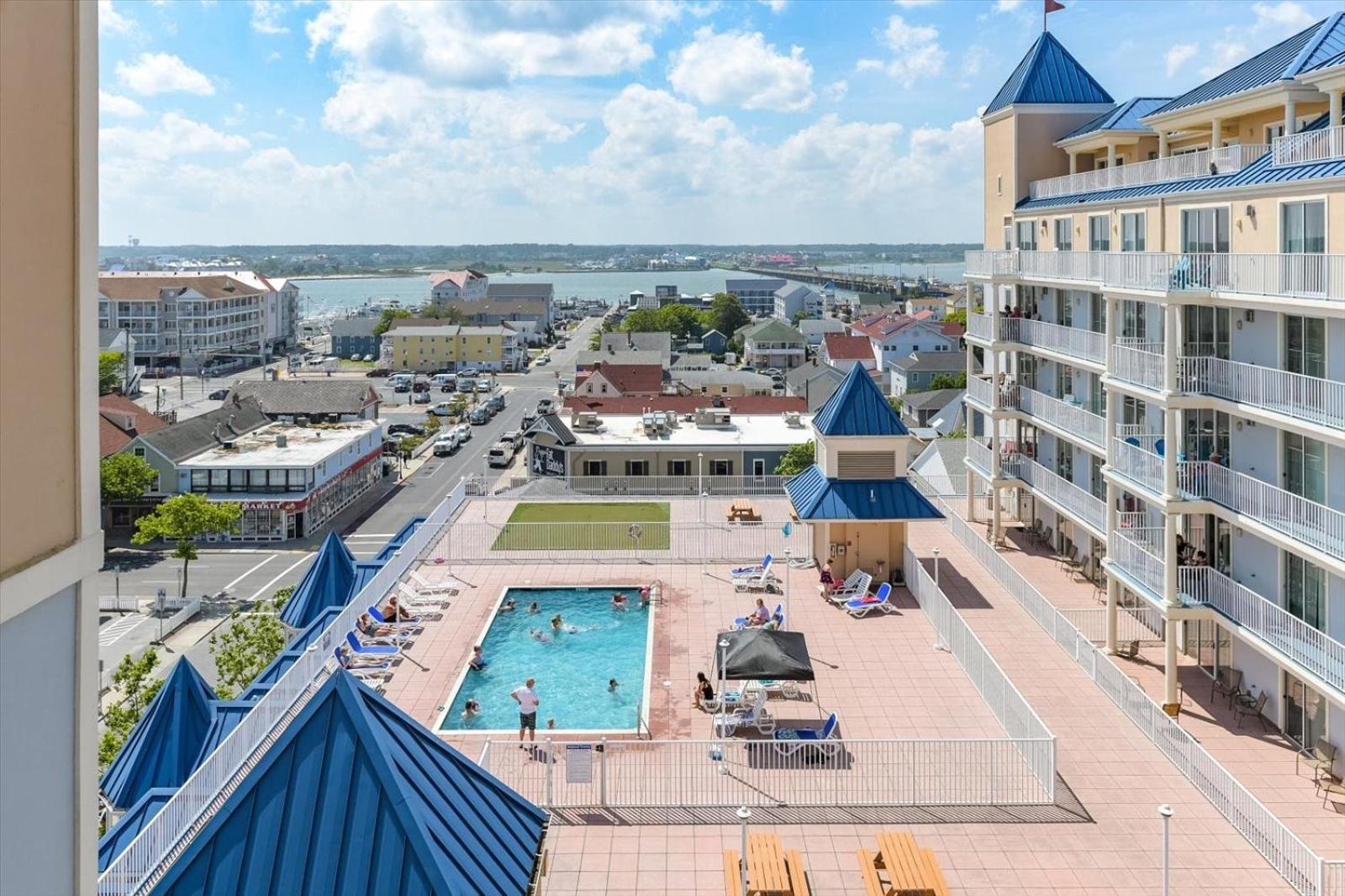 3 Bedroom Belmont Towers On Boardwalk: Ocean & Bay Views Apartment