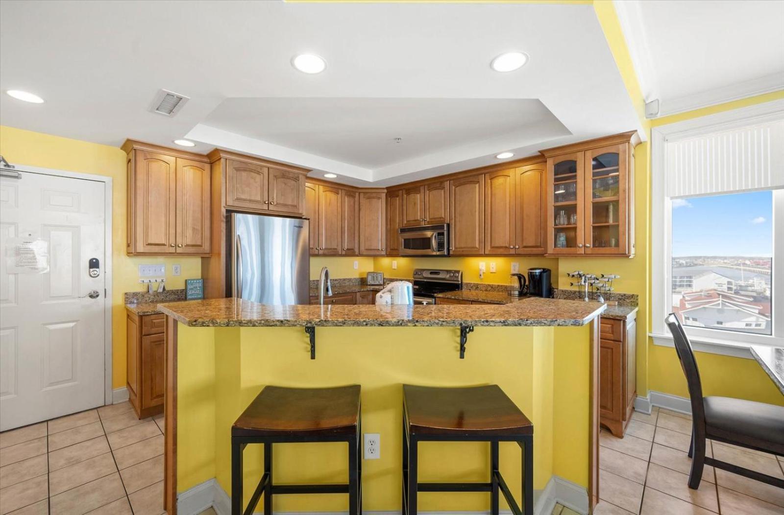3 Bedroom Belmont Towers On Boardwalk: Ocean & Bay Views Ocean City