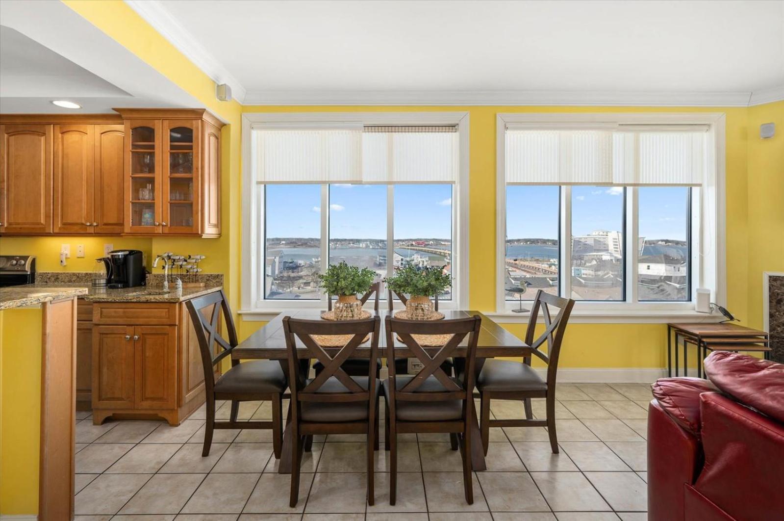 3 Bedroom Belmont Towers On Boardwalk: Ocean & Bay Views