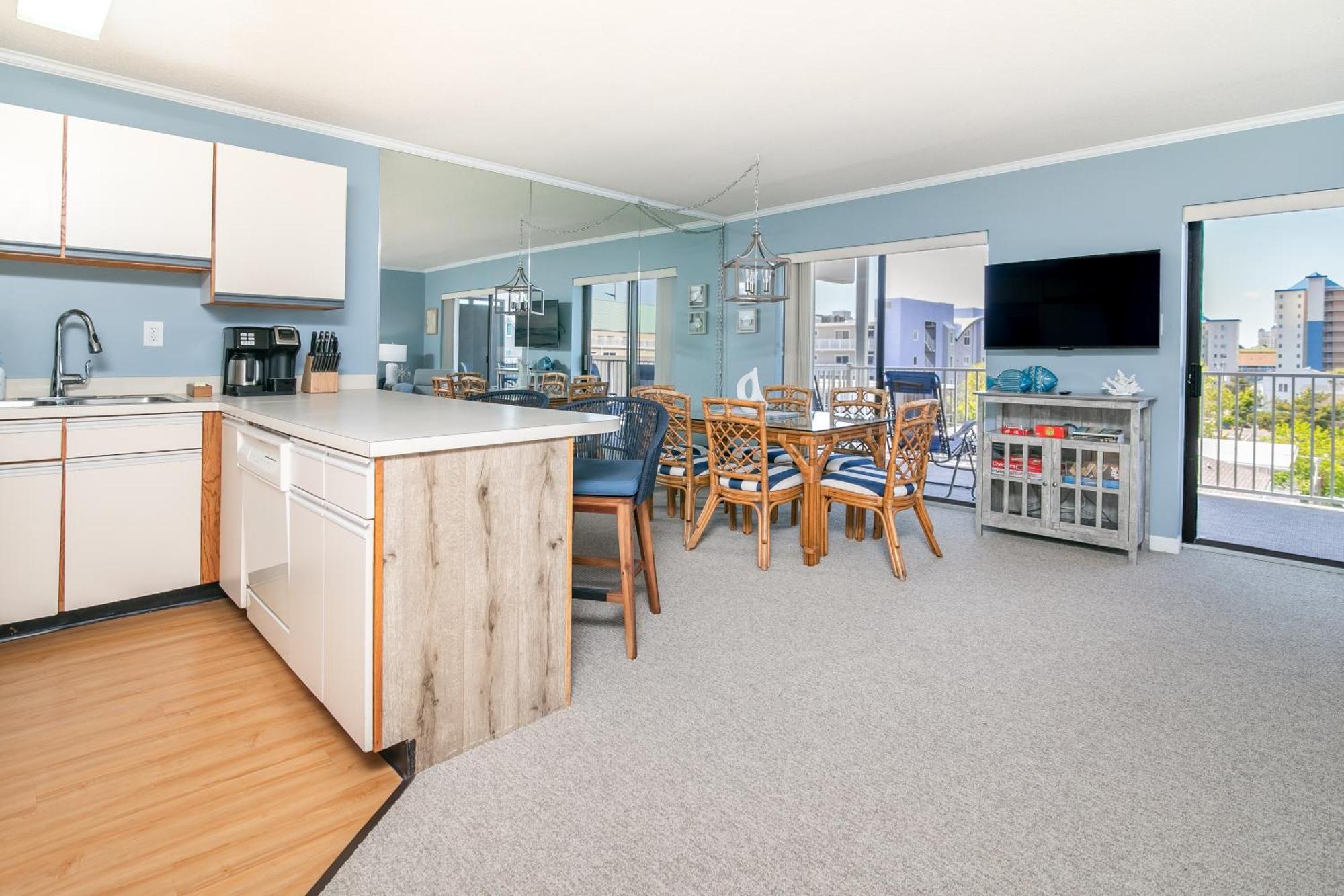 Apartment Ocean Retreat With Linens Included *