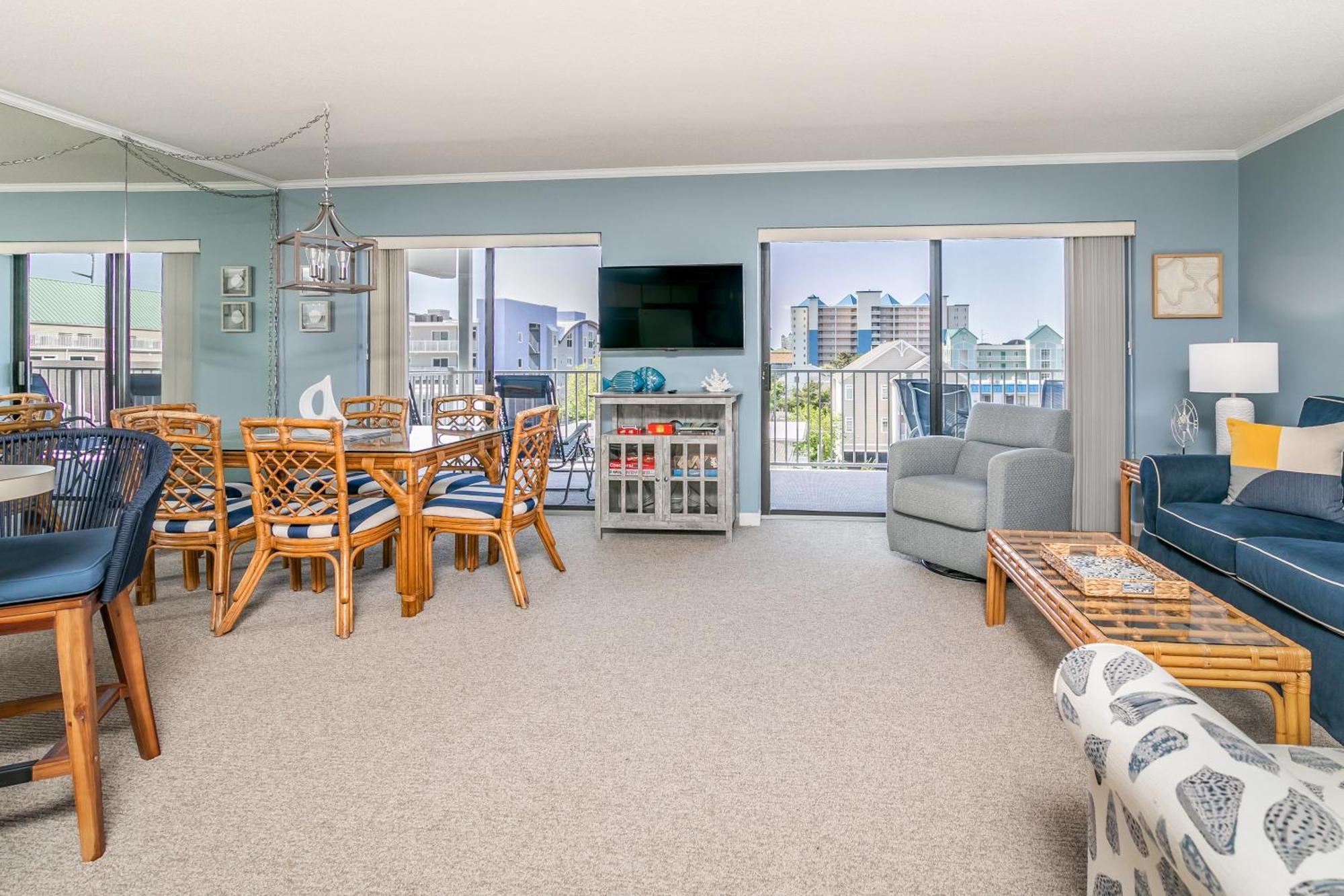 Apartment Ocean Retreat With Linens Included *