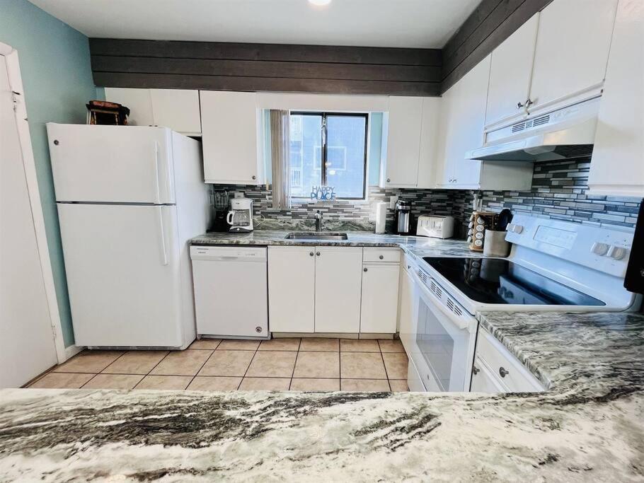 Canal Front With Swimming Pool And Grill Ocean City