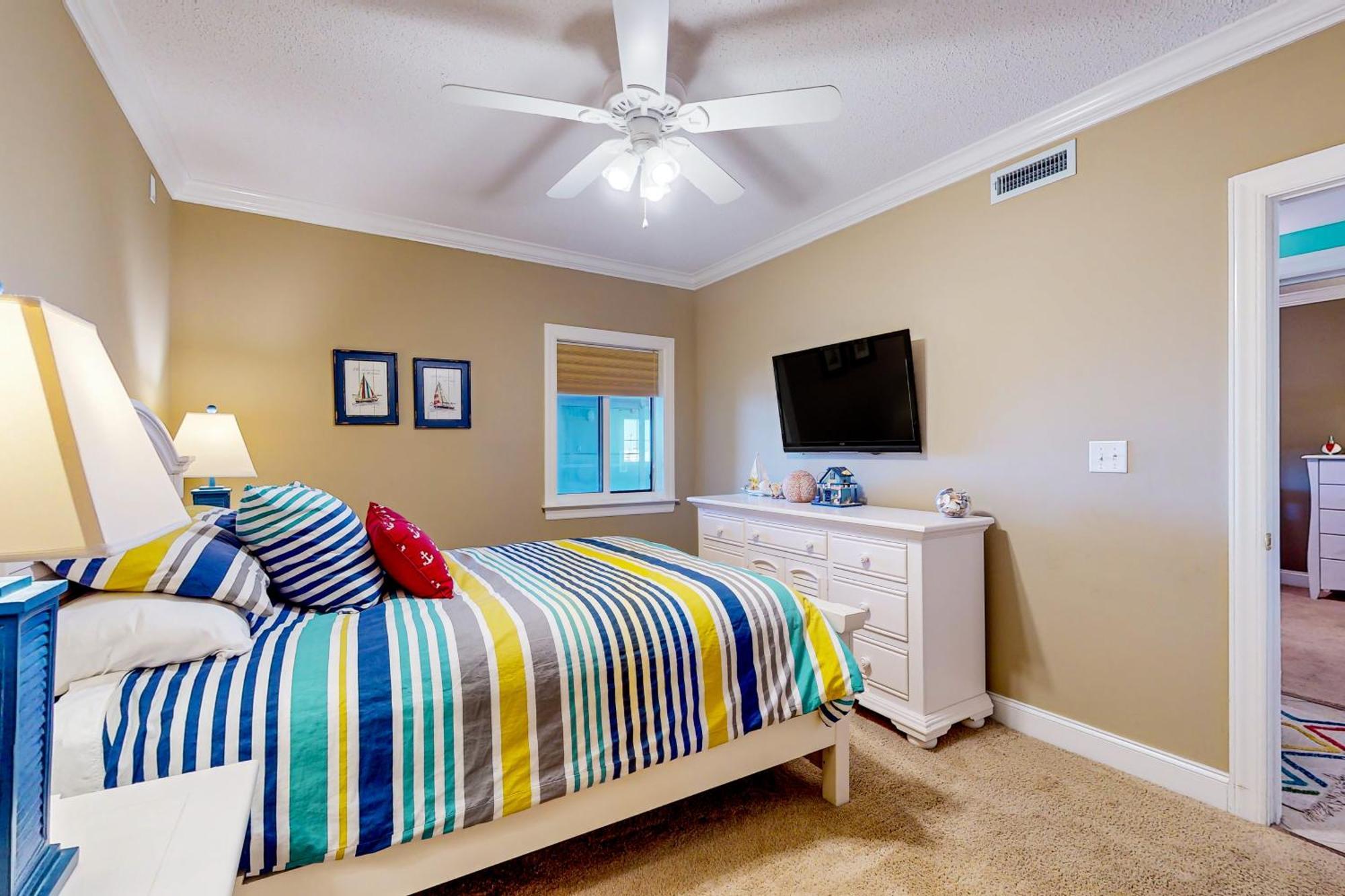 Mayfair 503 Apartment *