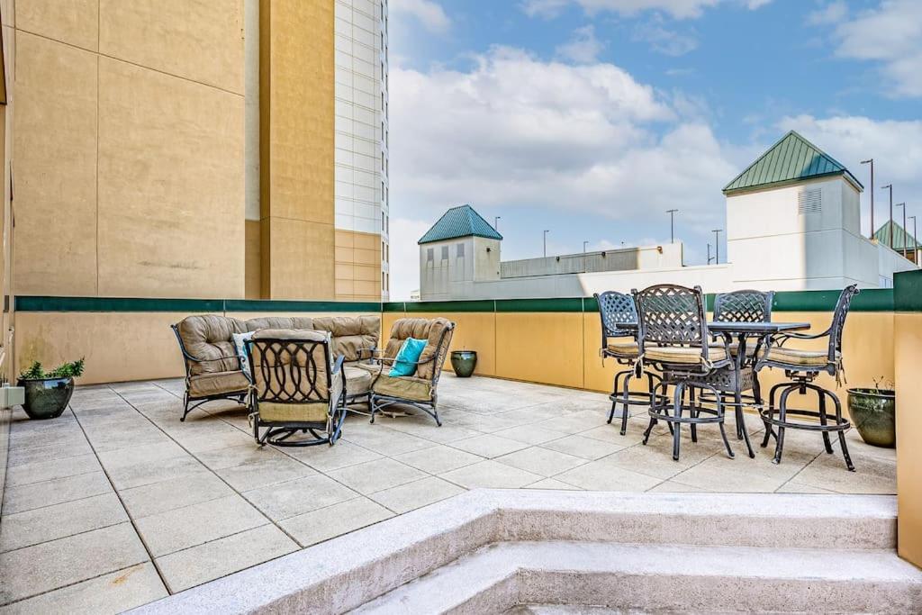 Gateway Grand - Huge With Outdoor Veranda And Pools *