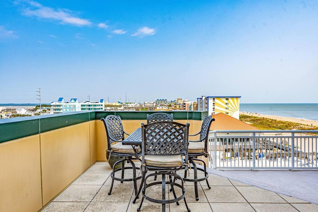 Gateway Grand - Huge With Outdoor Veranda And Pools Apartment *