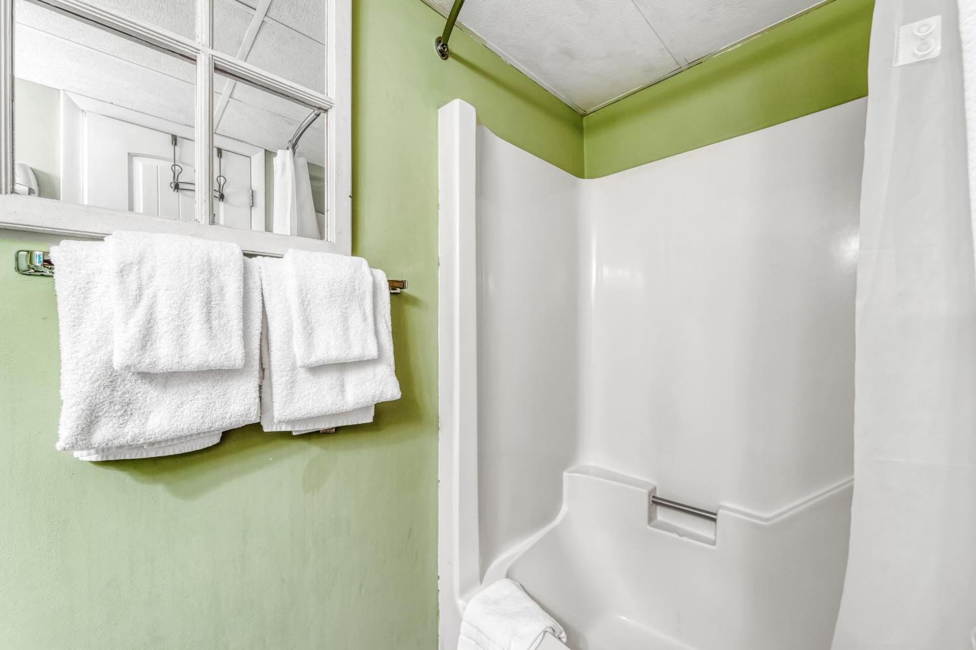 West Winds 506 Apartment