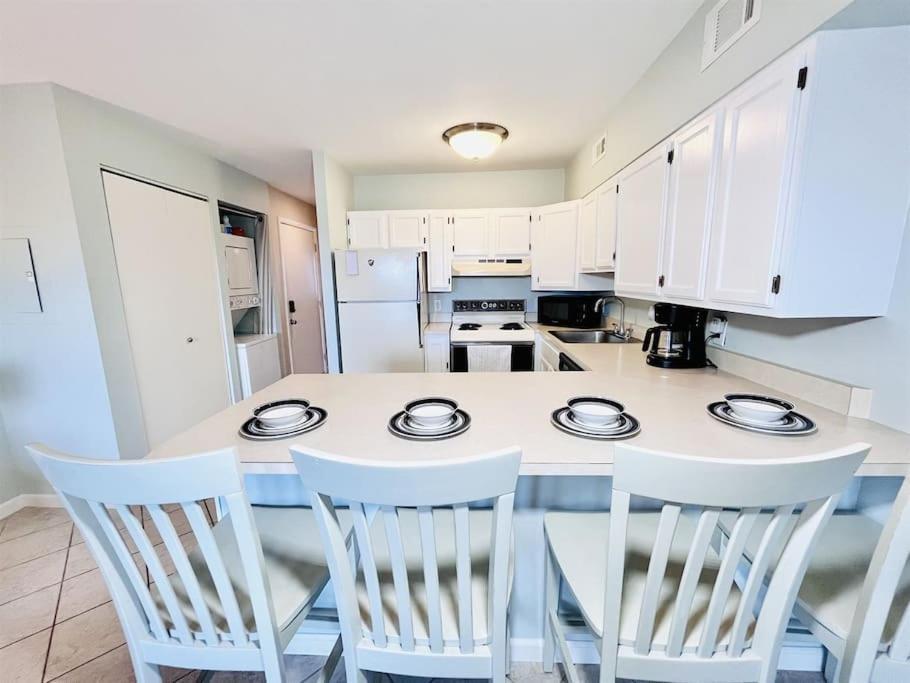 Canal Views And Walking Distance To Ocean And Park Ocean City