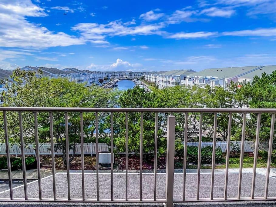 Canal Views And Walking Distance To Ocean And Park Holiday home