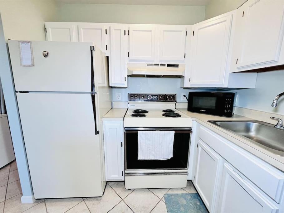 Canal Views And Walking Distance To Ocean And Park Holiday home Ocean City