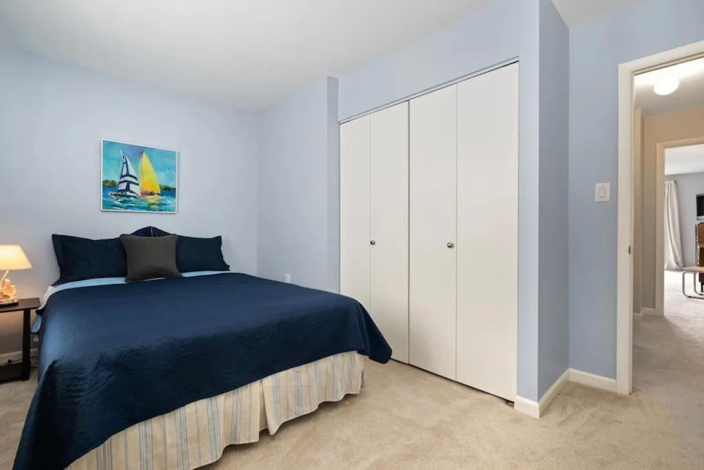 Canal Views And Walking Distance To Ocean And Park Holiday home