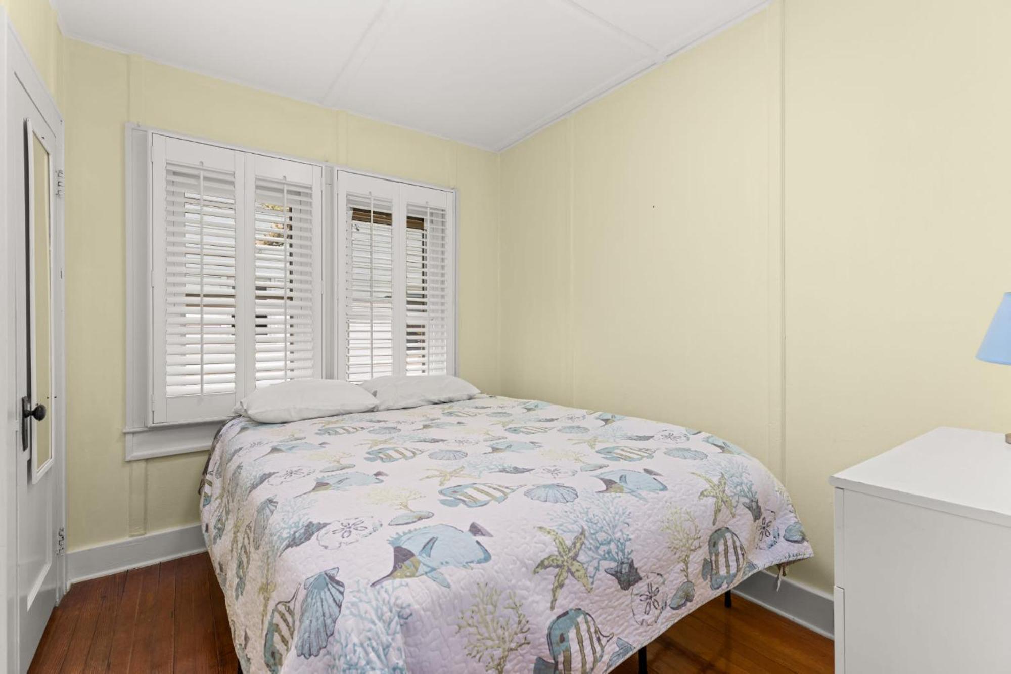 Dollar 2 -ocean Block Apartment