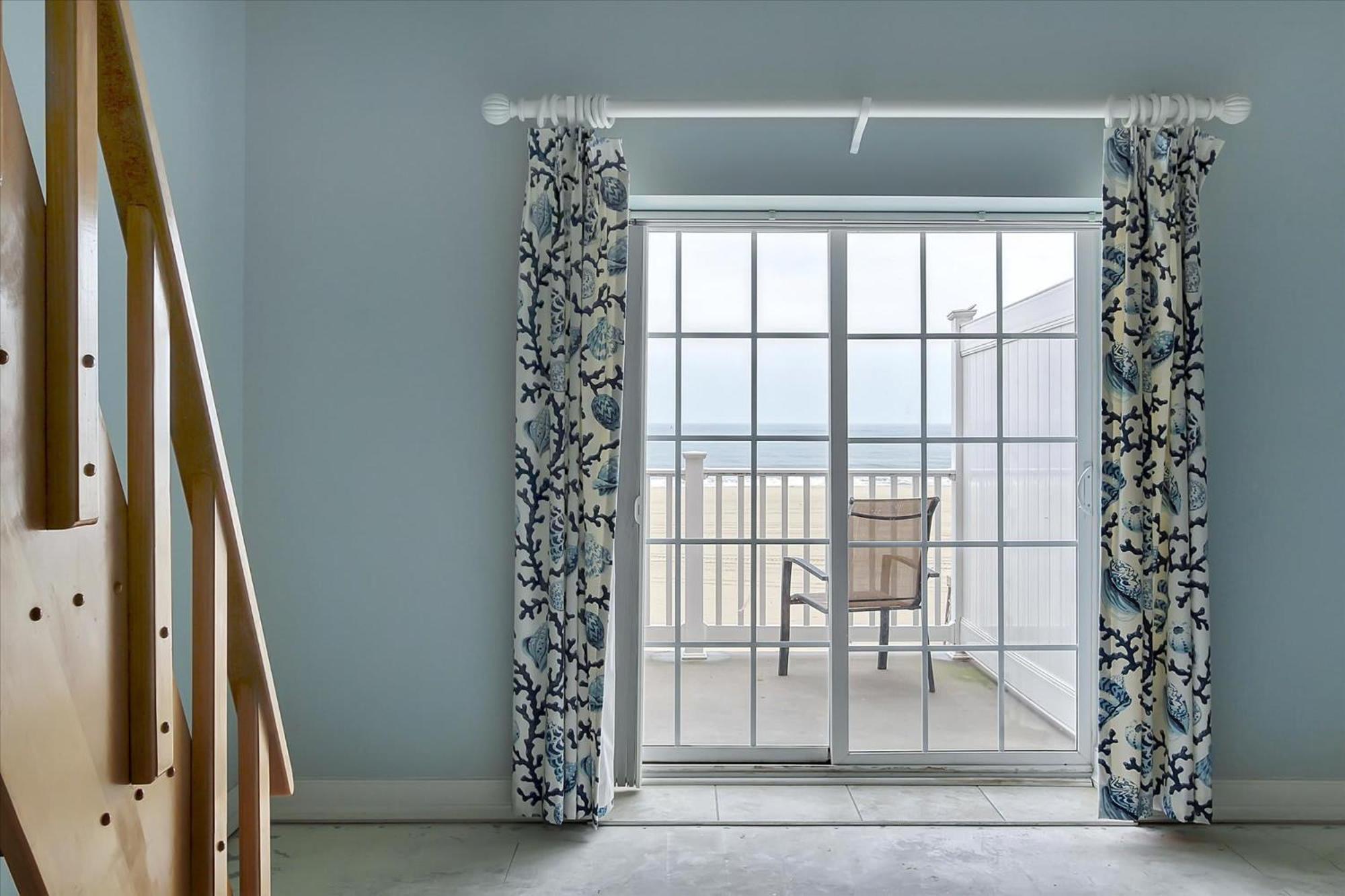 Apartment Oceanfront 3 *