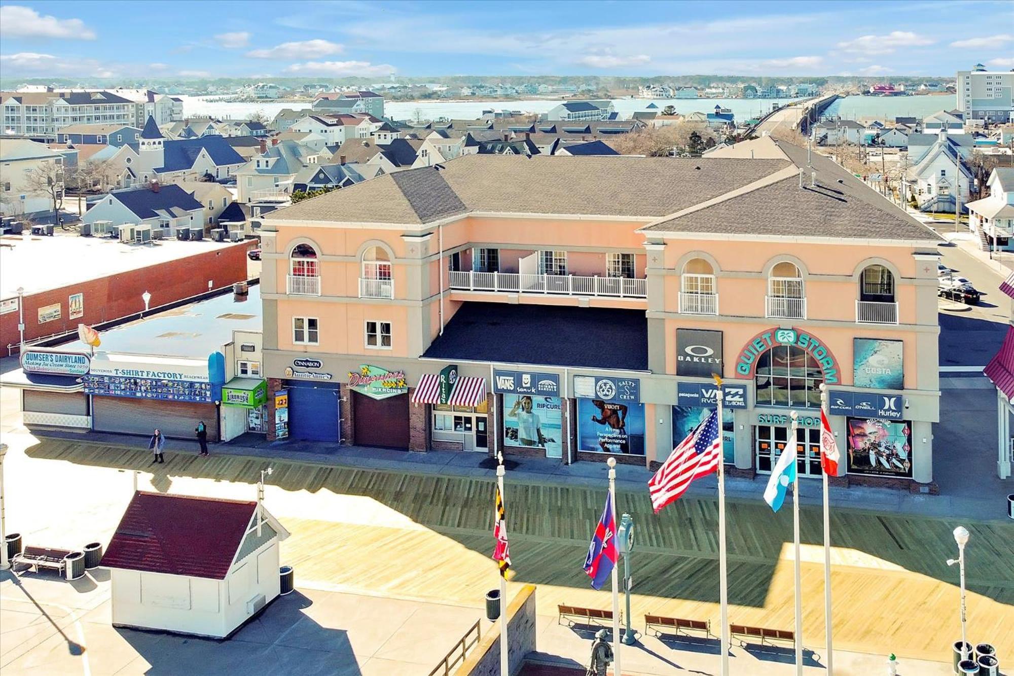 Oceanfront 4 Apartment