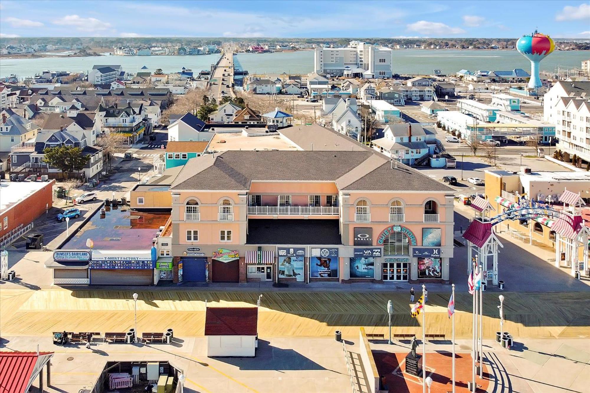 Oceanfront 4 Apartment