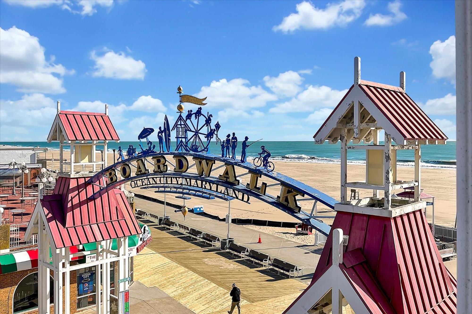 Oceanfront 4 Apartment *