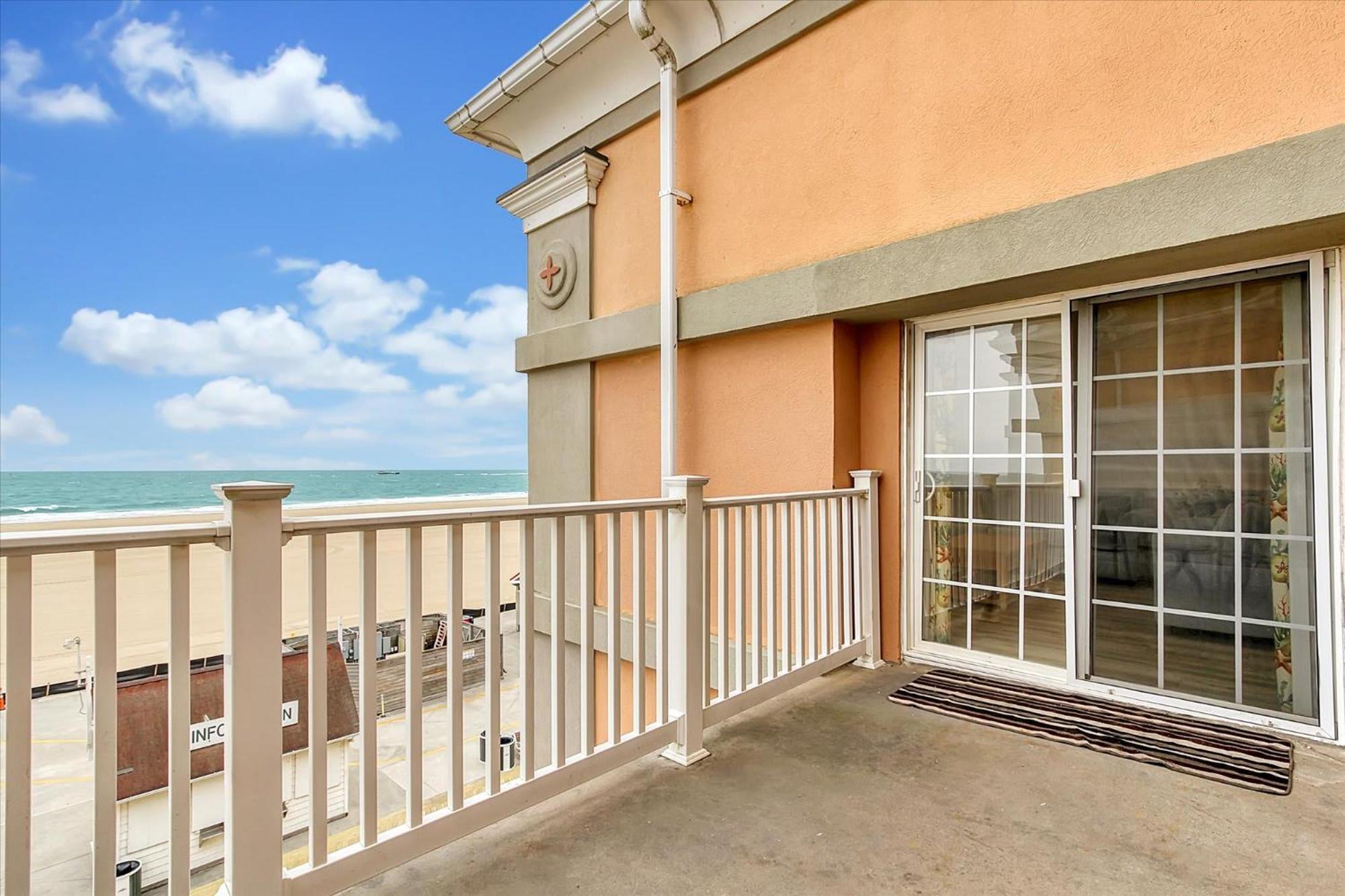 Oceanfront 4 Apartment *