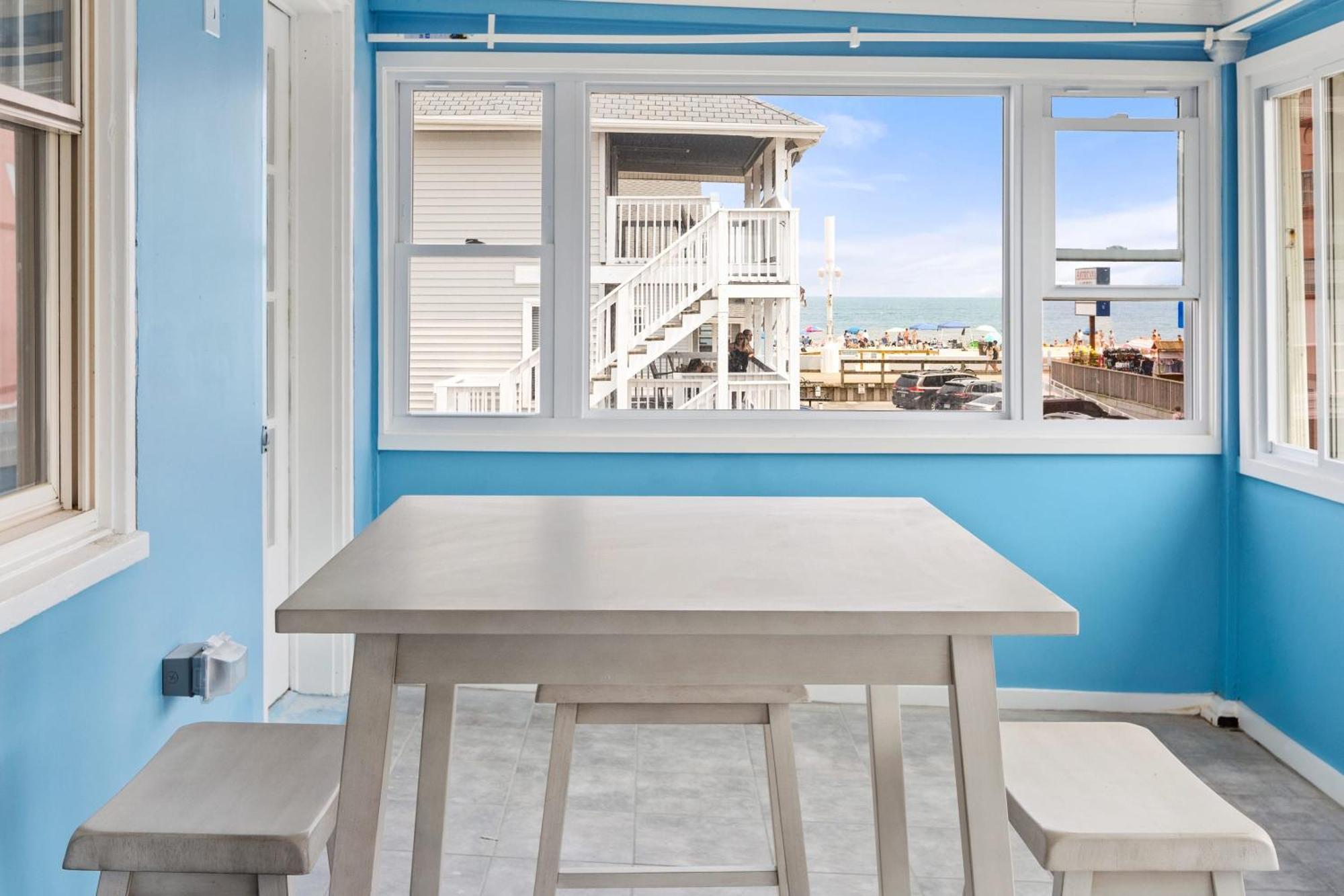 6 10th Oceanview Apartment