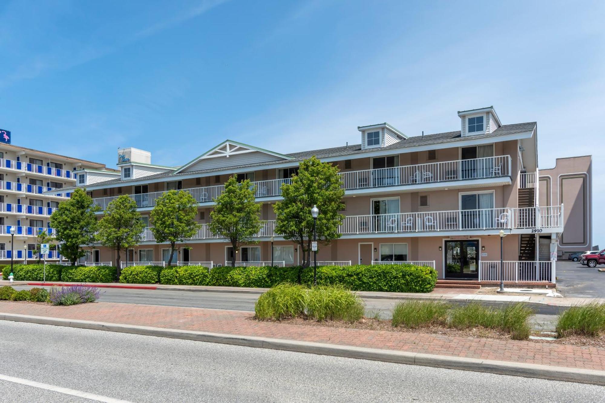 Quality Ocean Beachfront 2*