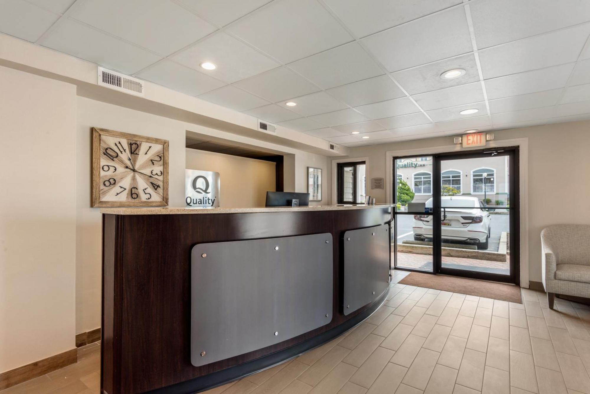 Inn Quality Ocean Beachfront
