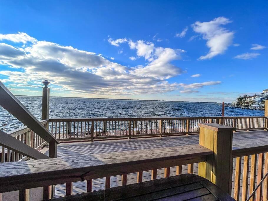 Holiday home Stunning 2br/2ba Bayfront Retreat