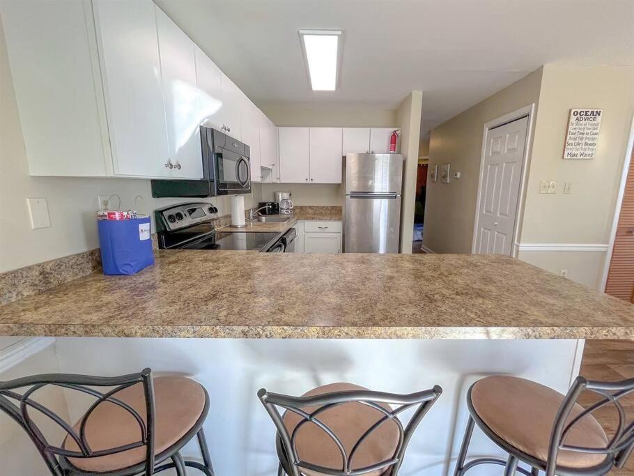 Ocean Views And Just Steps To The Beach! *