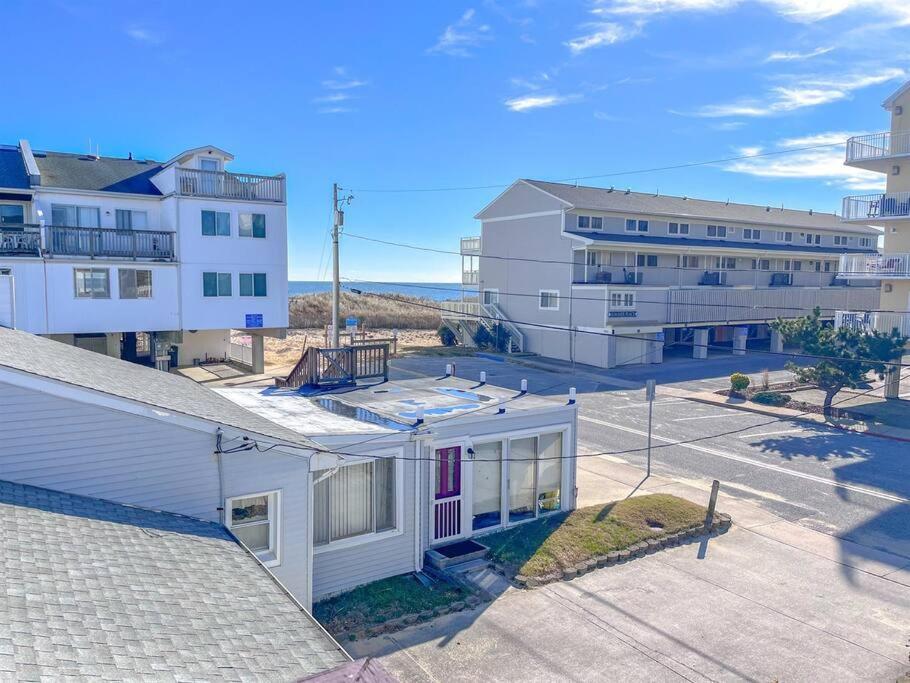 Ocean Views And Just Steps To The Beach! Ocean City