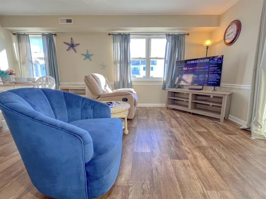 Ocean Views And Just Steps To The Beach! *
