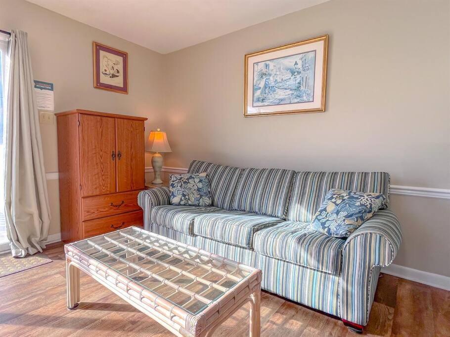 Ocean Views And Just Steps To The Beach! *