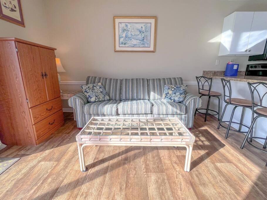 Ocean Views And Just Steps To The Beach! *