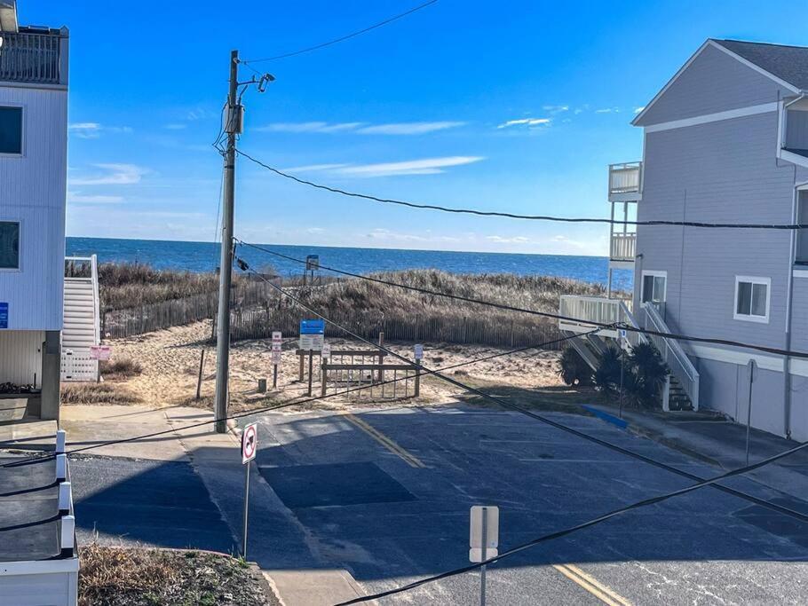 Holiday home Ocean Views And Just Steps To The Beach!