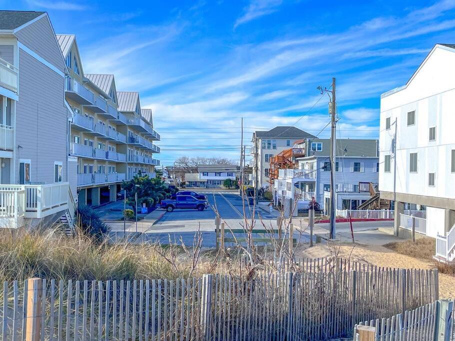 Ocean Views And Just Steps To The Beach! Holiday home *