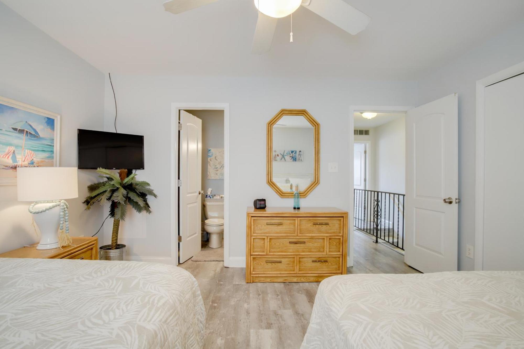 Remodeled Ocean Getaway With Harbor Views!