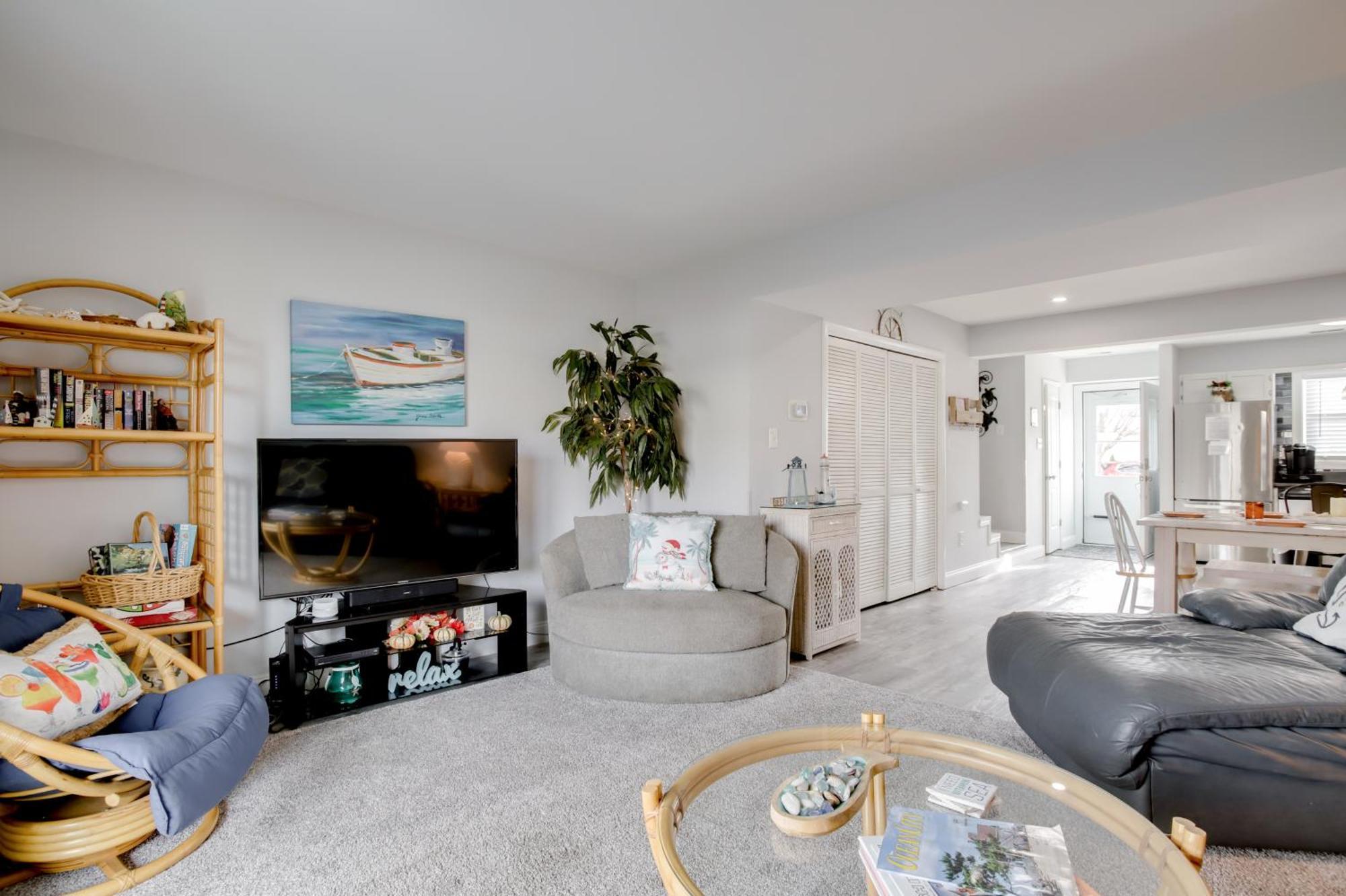 Remodeled Ocean Getaway With Harbor Views!