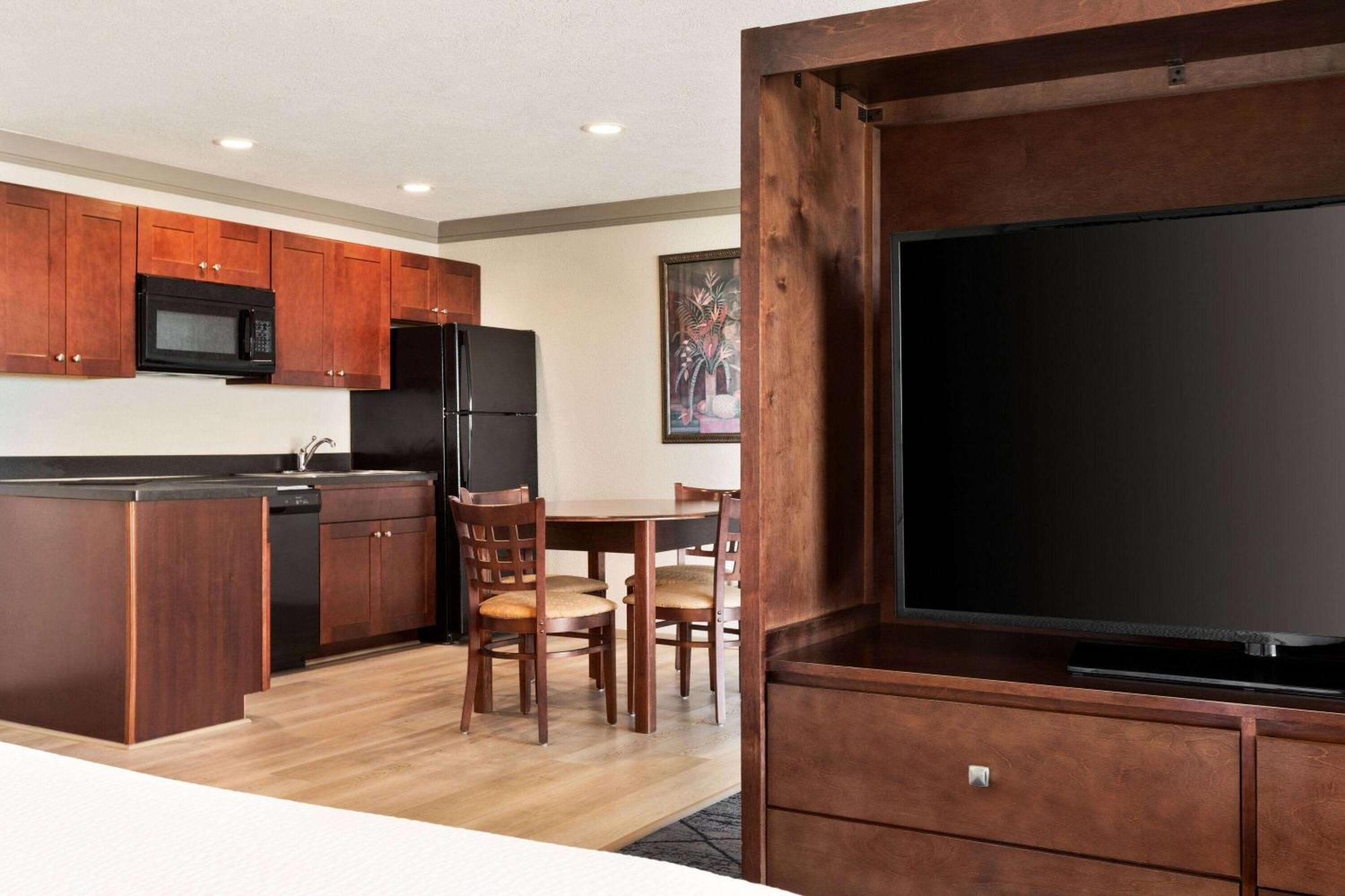 Hotel Days By Wyndham Ocean Oceanfront 3*