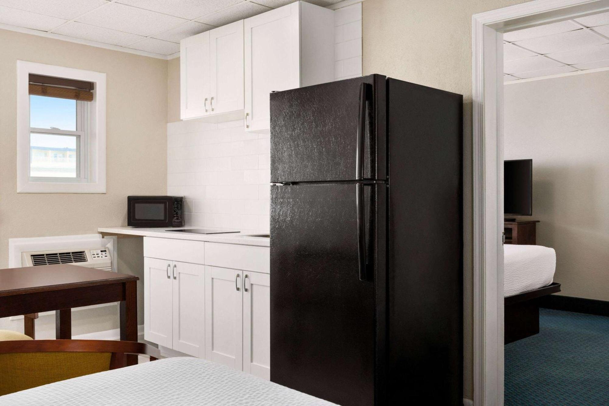 Hotel Days By Wyndham Ocean Oceanfront Ocean City