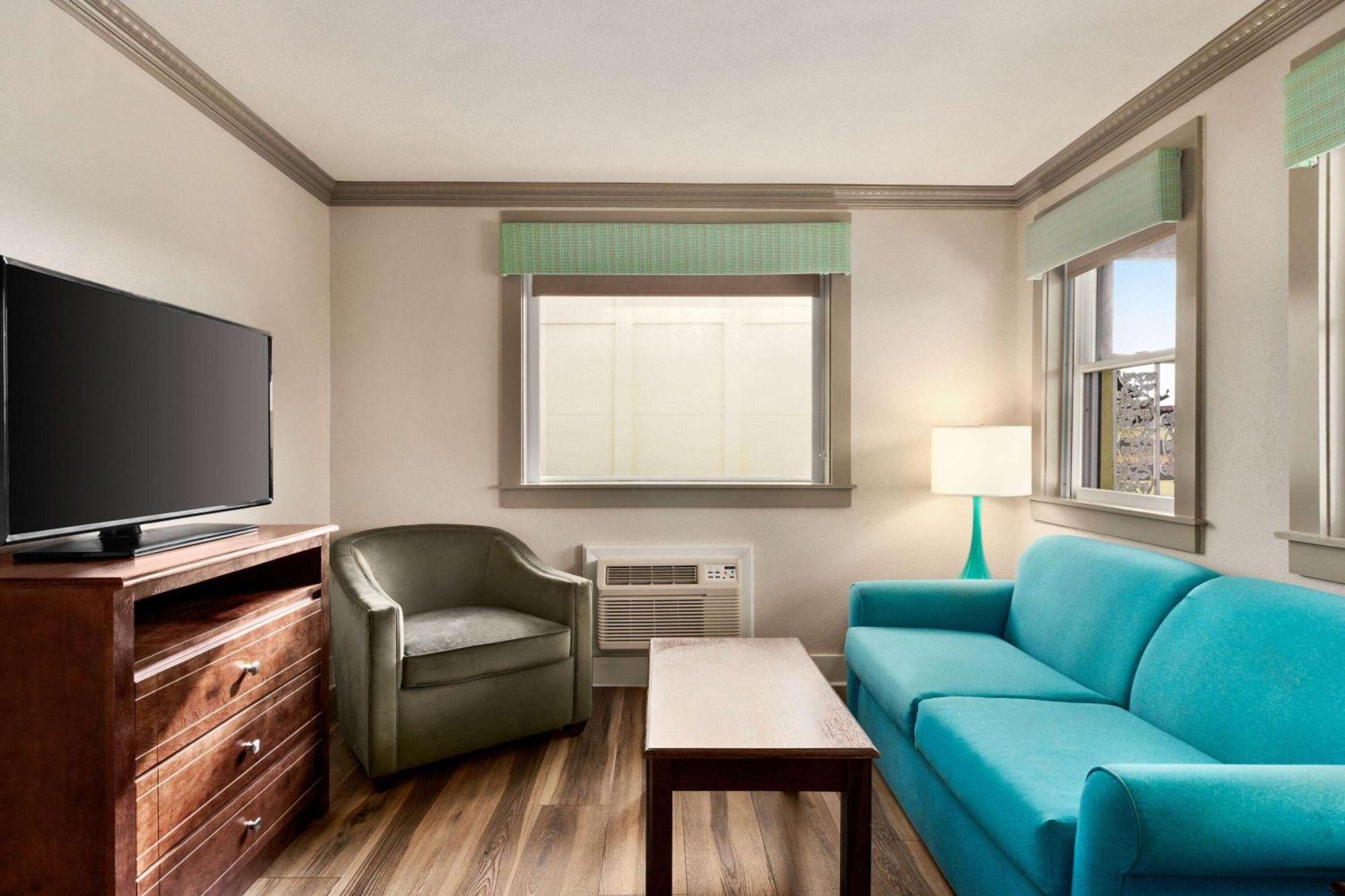 Hotel Days By Wyndham Ocean Oceanfront