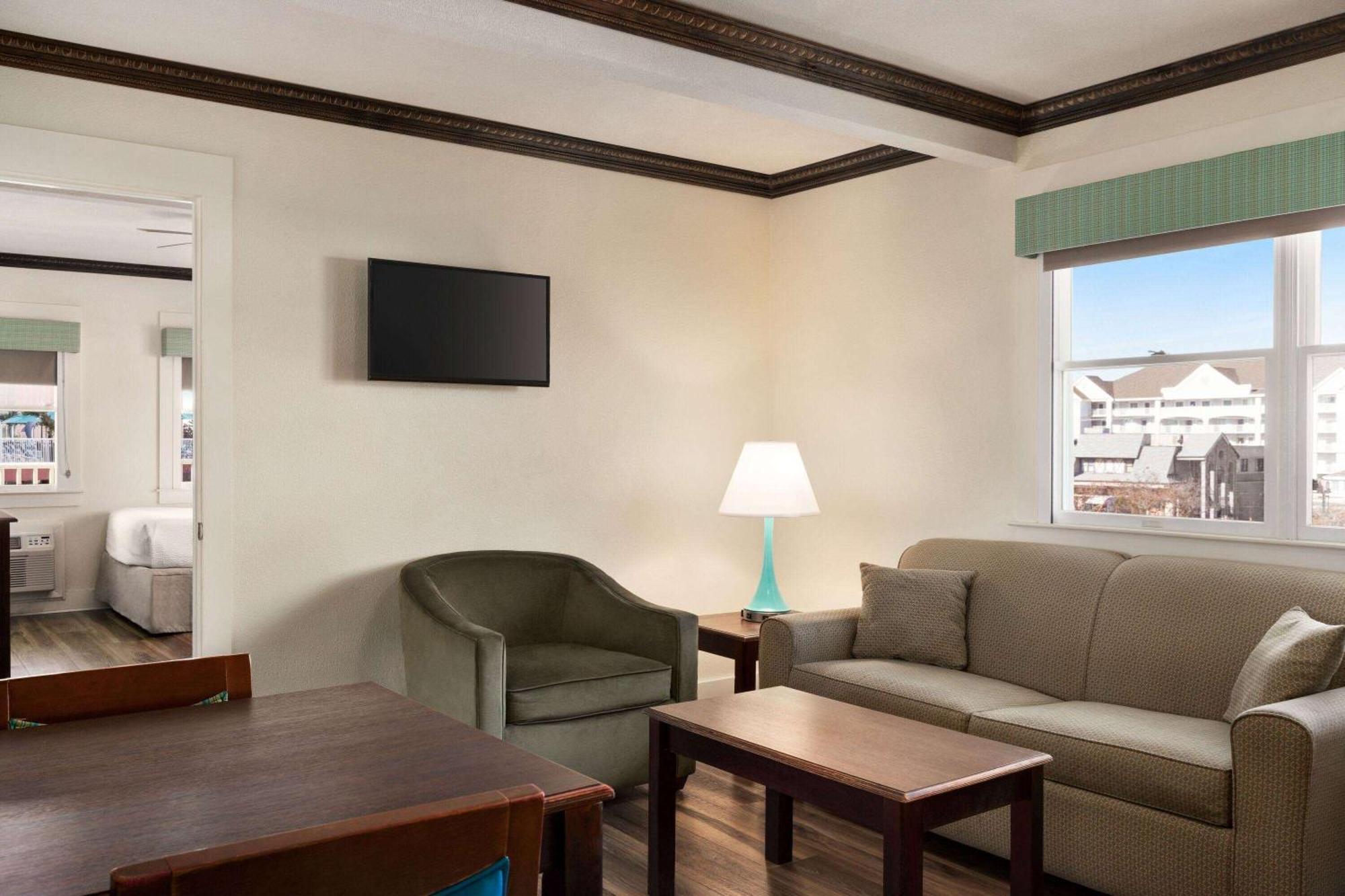 Days By Wyndham Ocean Oceanfront Hotel