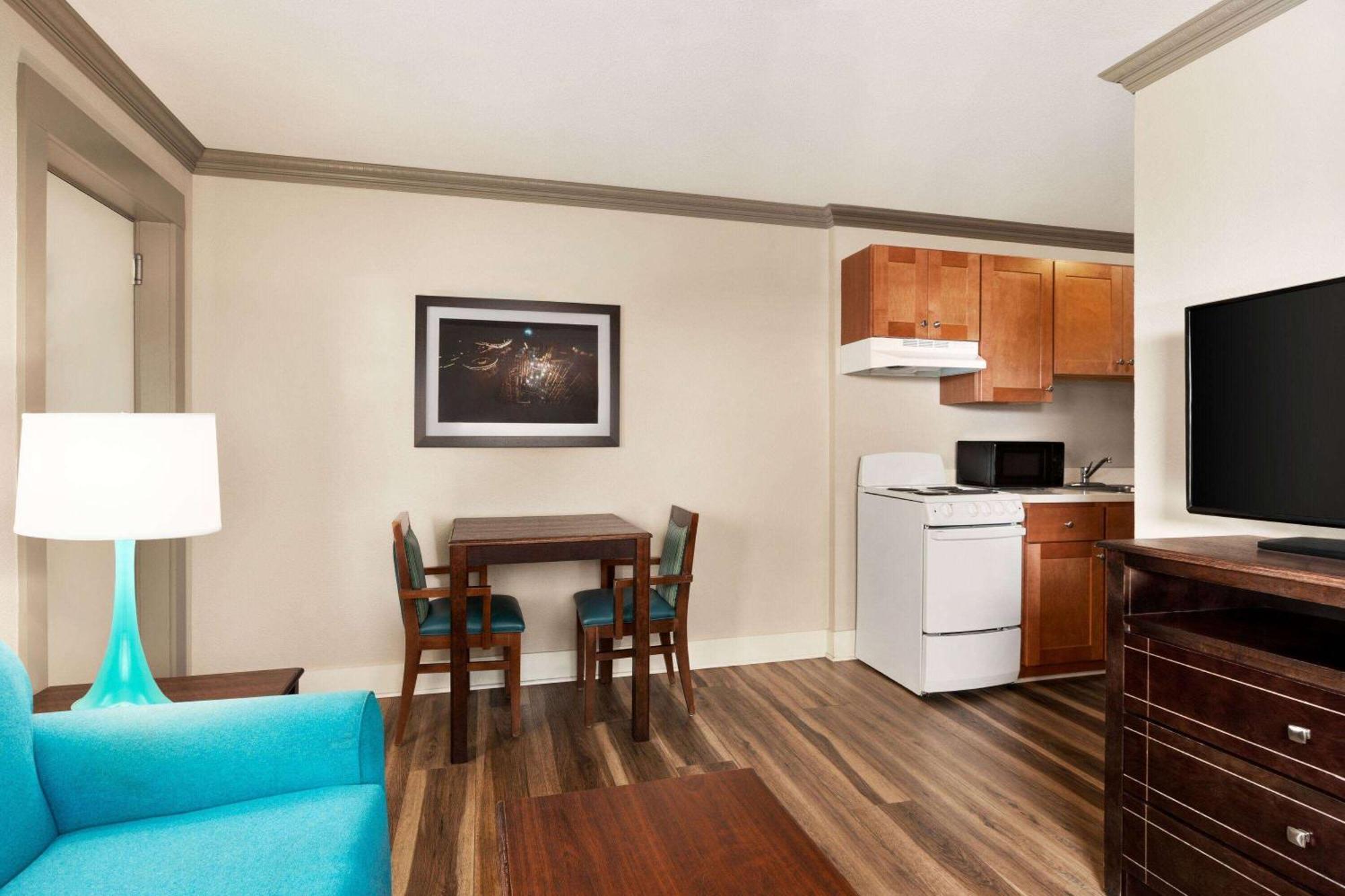 Days By Wyndham Ocean Oceanfront Hotel 3*