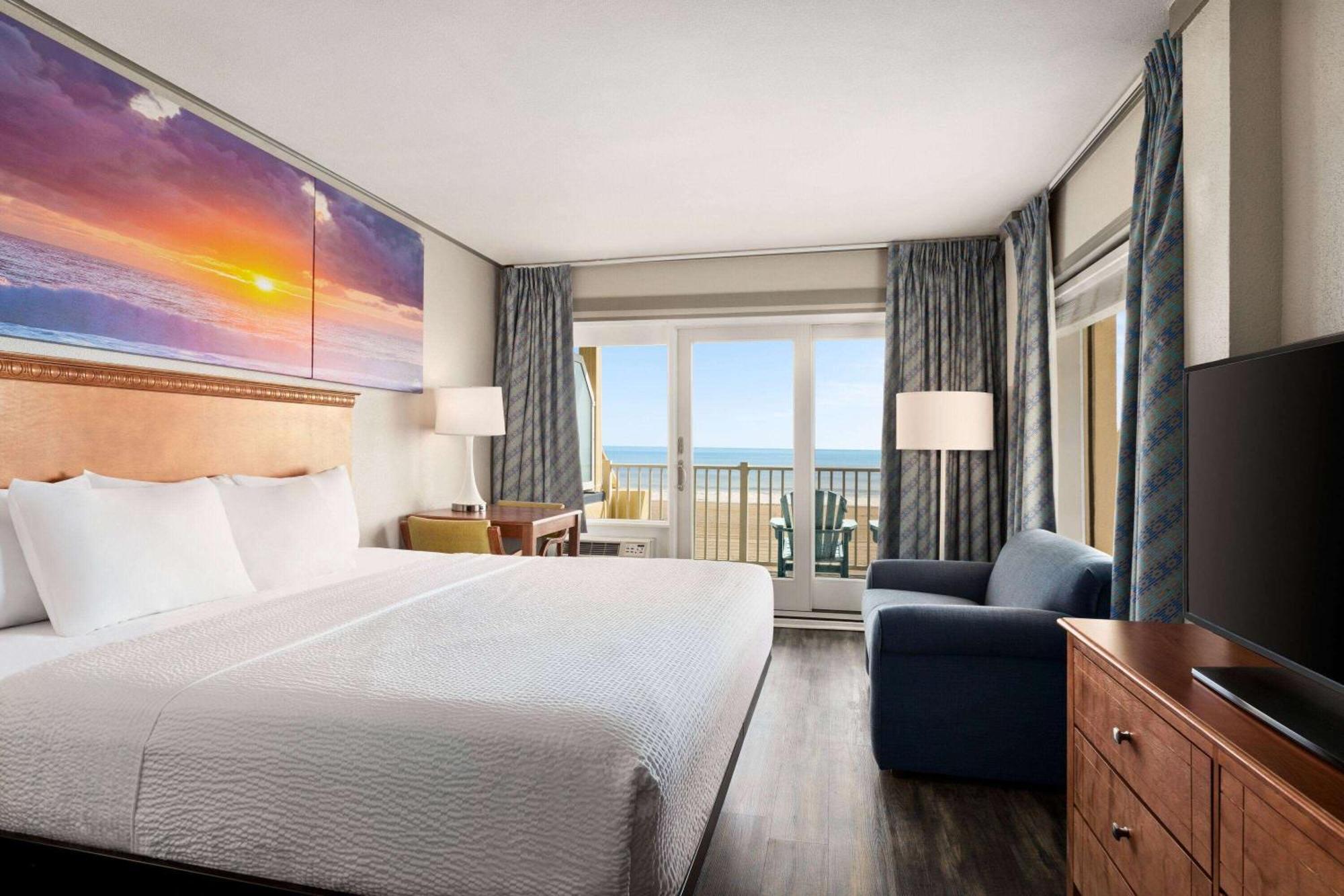 Hotel Days By Wyndham Ocean Oceanfront 3*