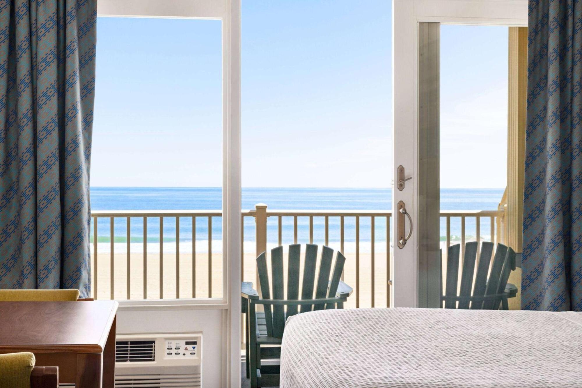 Hotel Days By Wyndham Ocean Oceanfront 3*