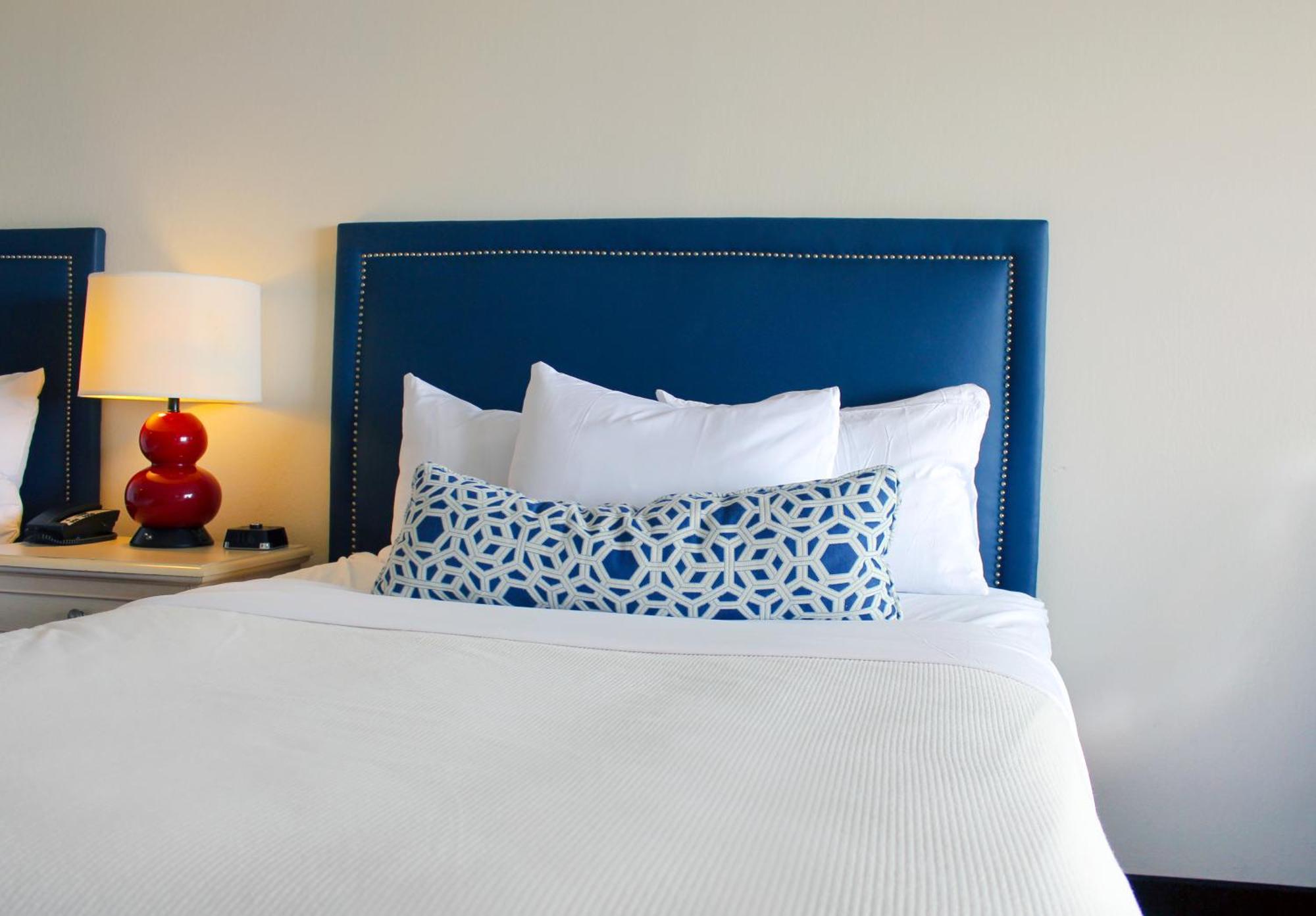 Hotel Dunes Oceanfront