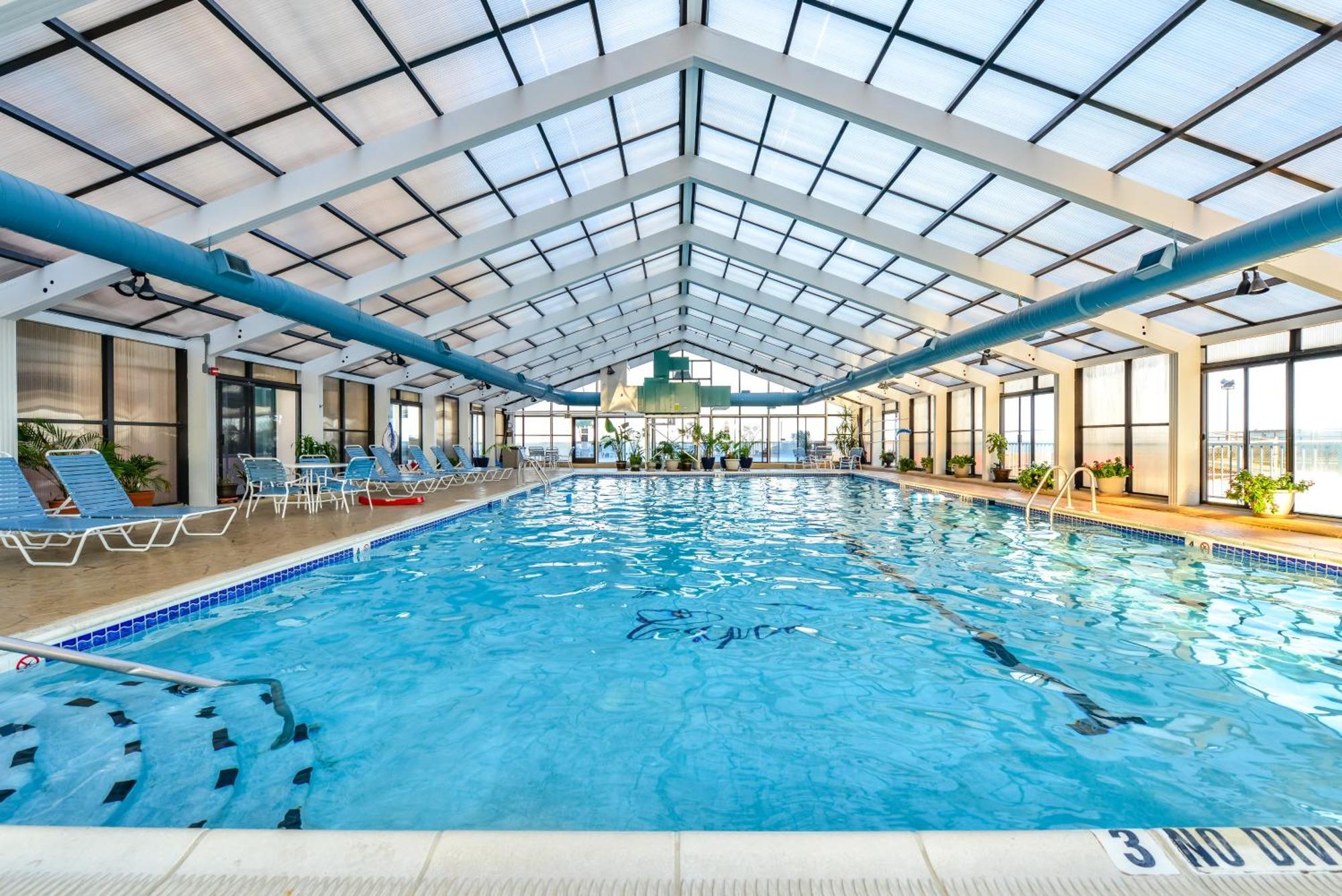 Luxury Oceanfront Condo/indoor Pool/massage Chair