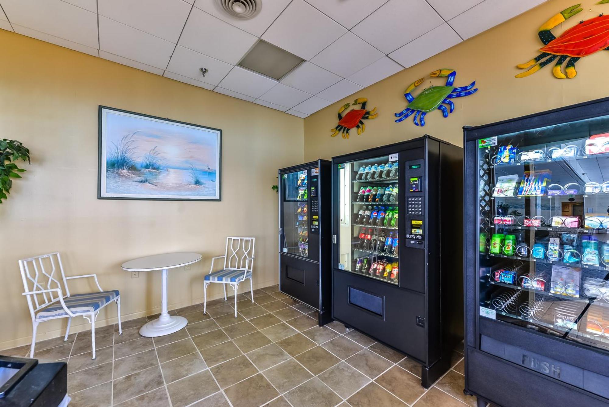 Luxury Oceanfront Condo/indoor Pool/massage Chair Apartment