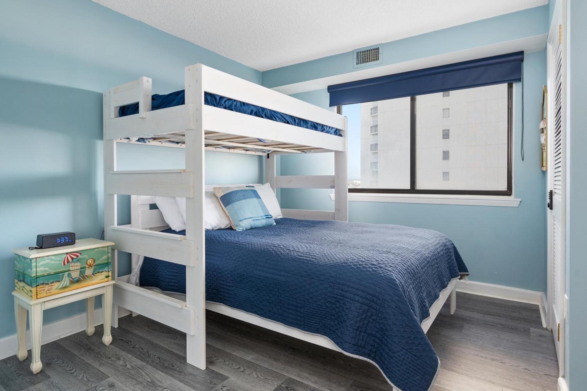 Luxury Oceanfront Condo/indoor Pool/massage Chair Apartment Ocean City