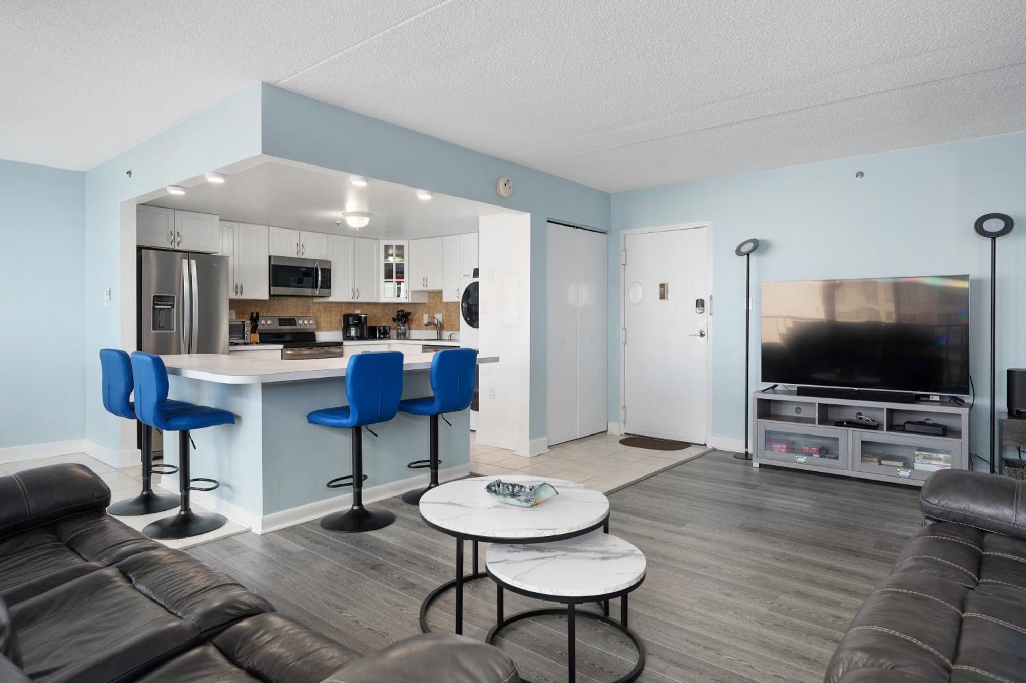 Luxury Oceanfront Condo/indoor Pool/massage Chair Ocean City